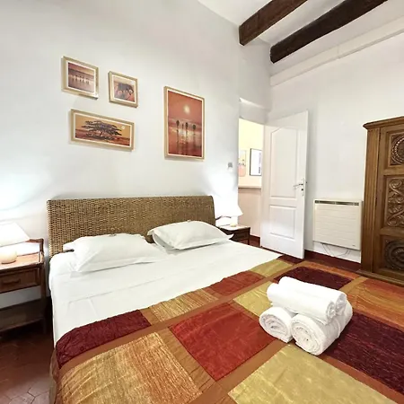 Riviera: Old Town Getaway, Steps From Apartment